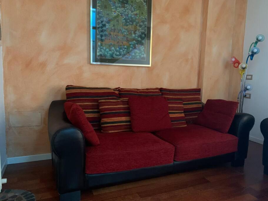Appartamento Andrew'S House Con Parcheggio Privato Анцола дел'Емилия Екстериор снимка