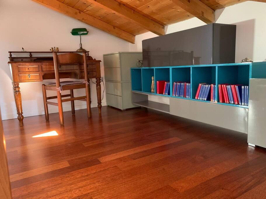 Appartamento Andrew'S House Con Parcheggio Privato Анцола дел'Емилия Екстериор снимка