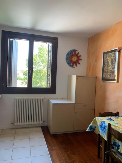 Appartamento Andrew'S House Con Parcheggio Privato Анцола дел'Емилия Екстериор снимка