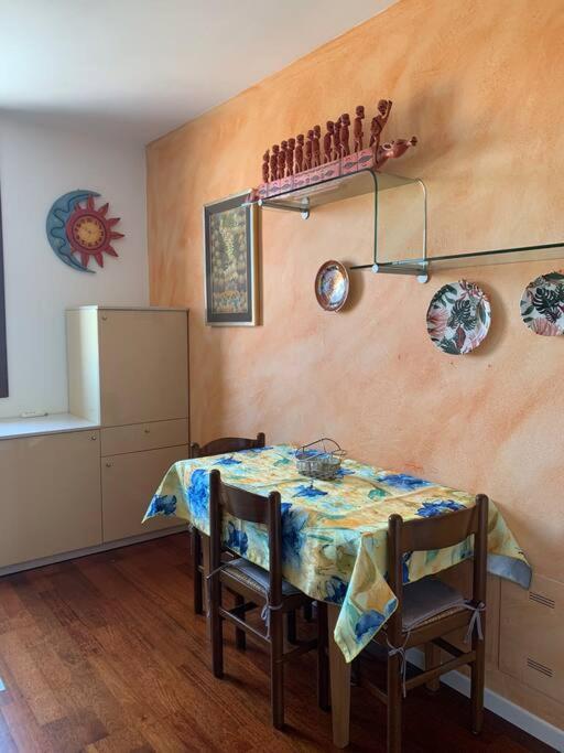 Appartamento Andrew'S House Con Parcheggio Privato Анцола дел'Емилия Екстериор снимка