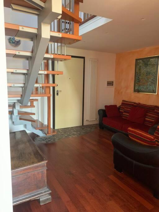 Appartamento Andrew'S House Con Parcheggio Privato Анцола дел'Емилия Екстериор снимка