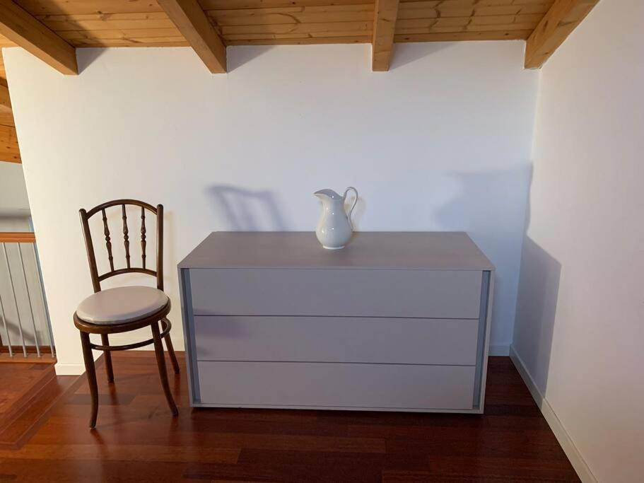 Appartamento Andrew'S House Con Parcheggio Privato Анцола дел'Емилия Екстериор снимка