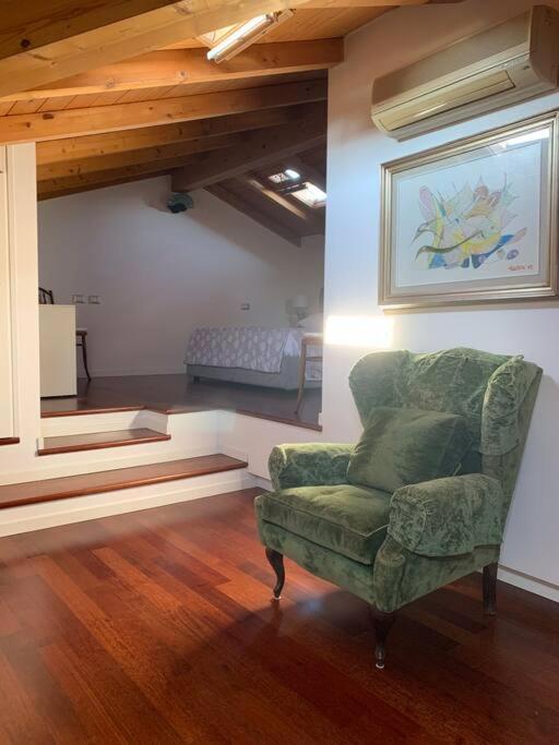Appartamento Andrew'S House Con Parcheggio Privato Анцола дел'Емилия Екстериор снимка